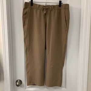 Lululemon On the Fly Crop 23" Woven